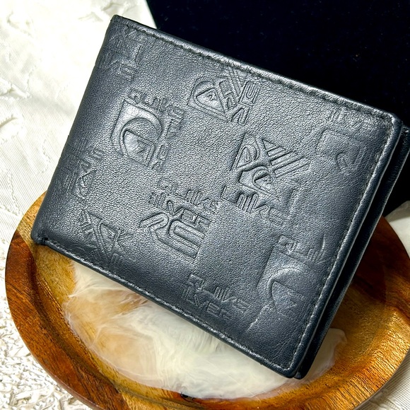 🖤Vtg QuickSilver leather bifold wallet - Picture 1 of 16